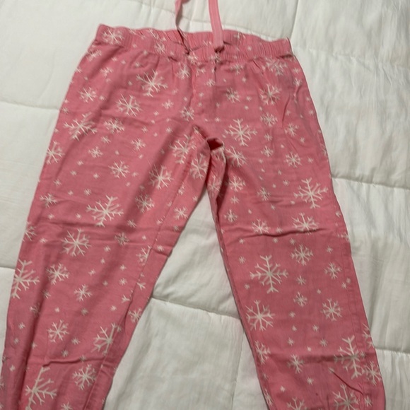Old Navy pink snowflake flannel pajama pants - Picture 1 of 3